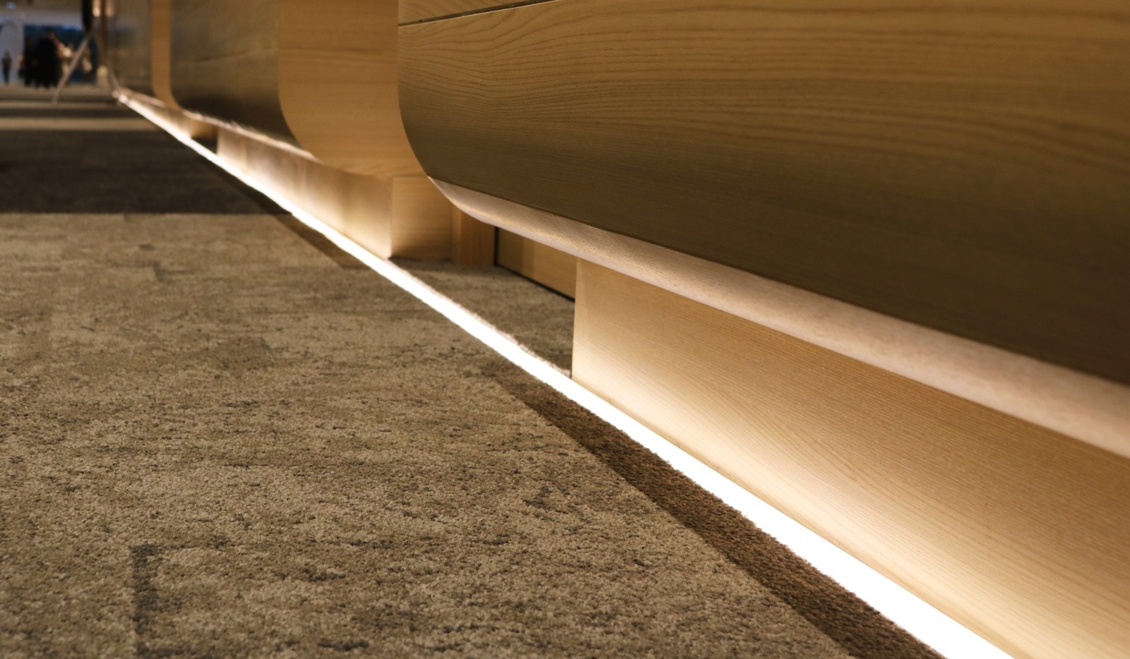 Floor & corner profiles